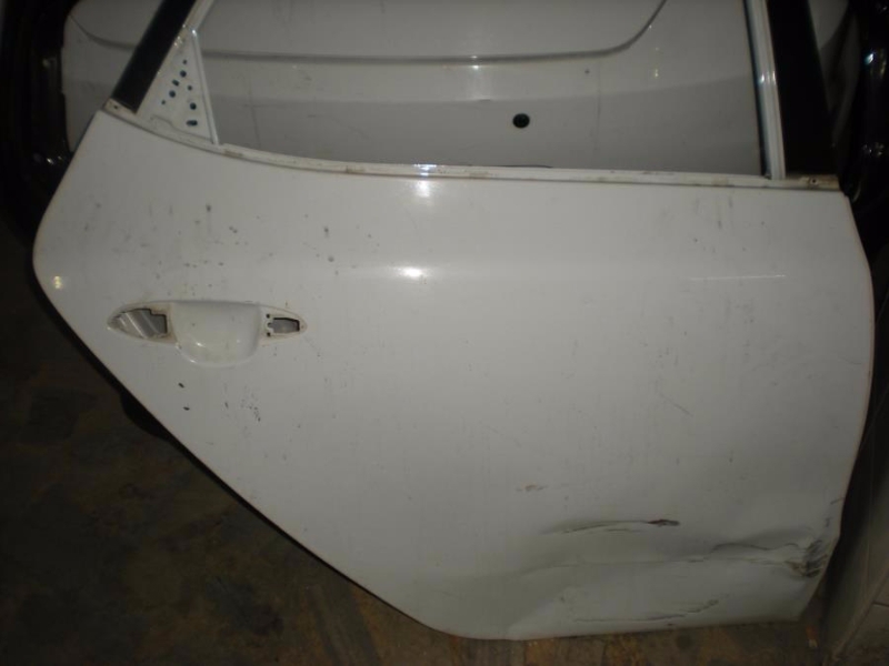 KIA CERATO SAĞ ARKA KAPI 2010