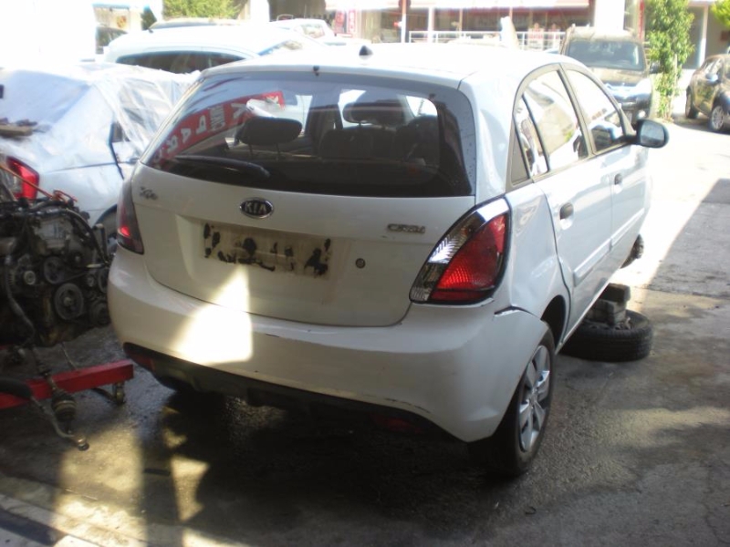 2010 BEYAZ KIA RİO TÜM ORJINAL PARÇALAR HURDA BELGELİ ARAÇ