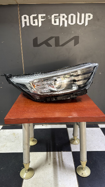 kia stonic çıkma sağ far